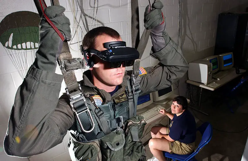 File:VR-Helm.jpg