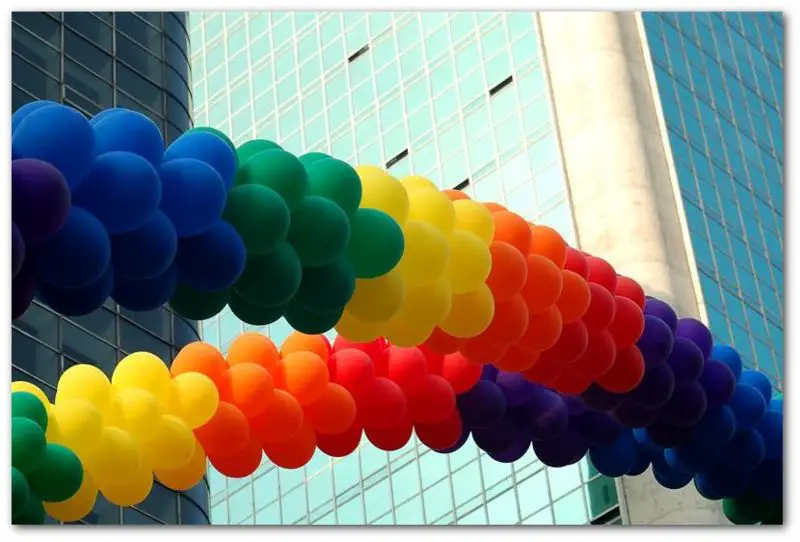 File:Parada Gay em Sampa.jpg