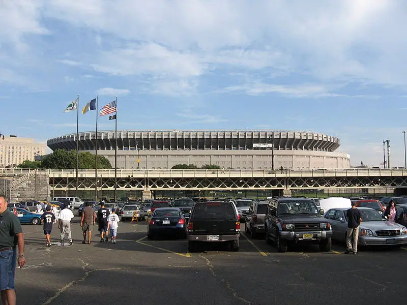 File:Yankee stadium exterior2.JPG