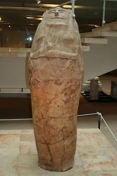 File:Anthropoid coffin.jpg