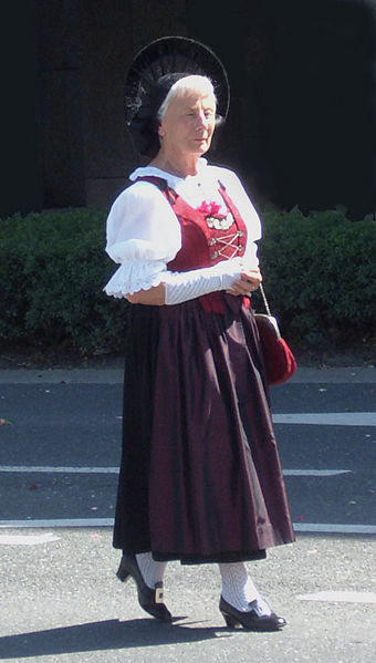 File:Liechtenstein Traditional Outfit.jpg
