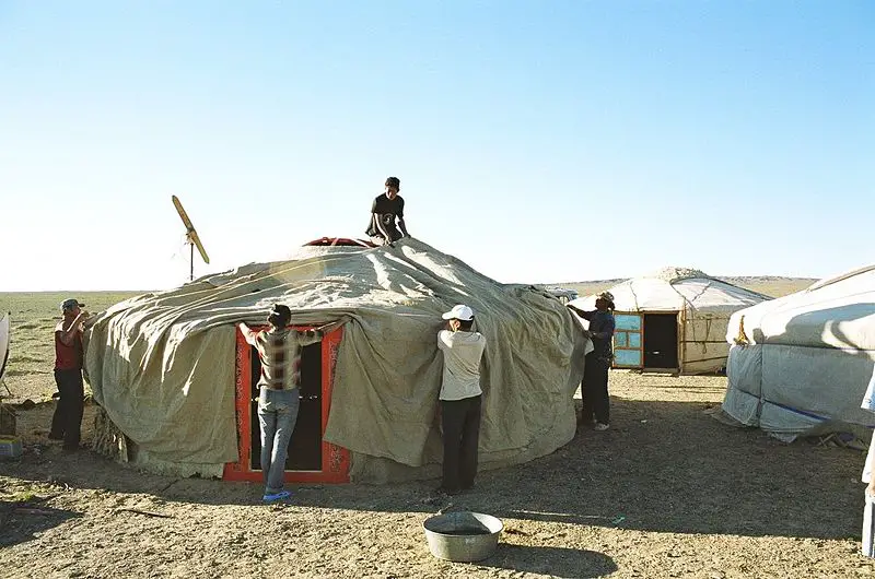 File:Yurt-construction-5.JPG
