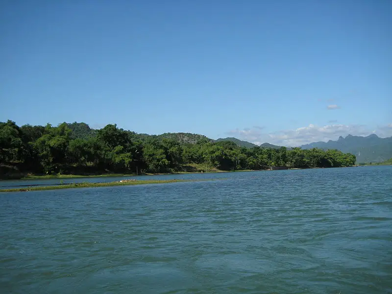 File:Phongnhakebang1.jpg