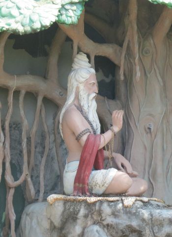 Sculpture of Vyasa.jpeg