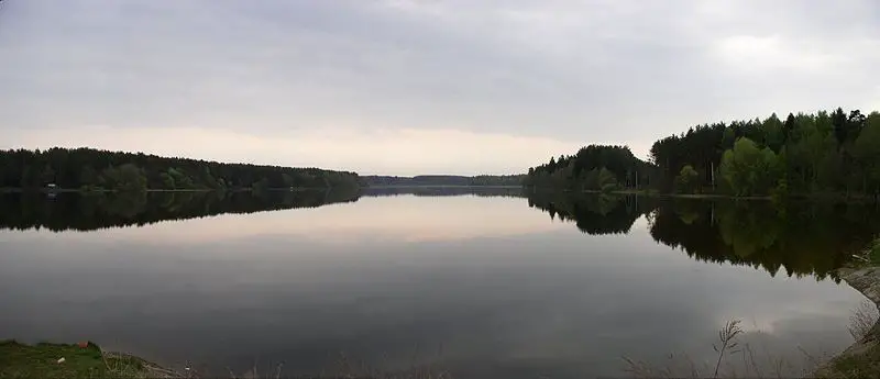 File:Belarus-Vaskowskae Reservoir.jpg