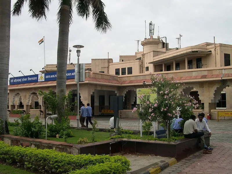 File:IndoreAirport FrontView.JPG