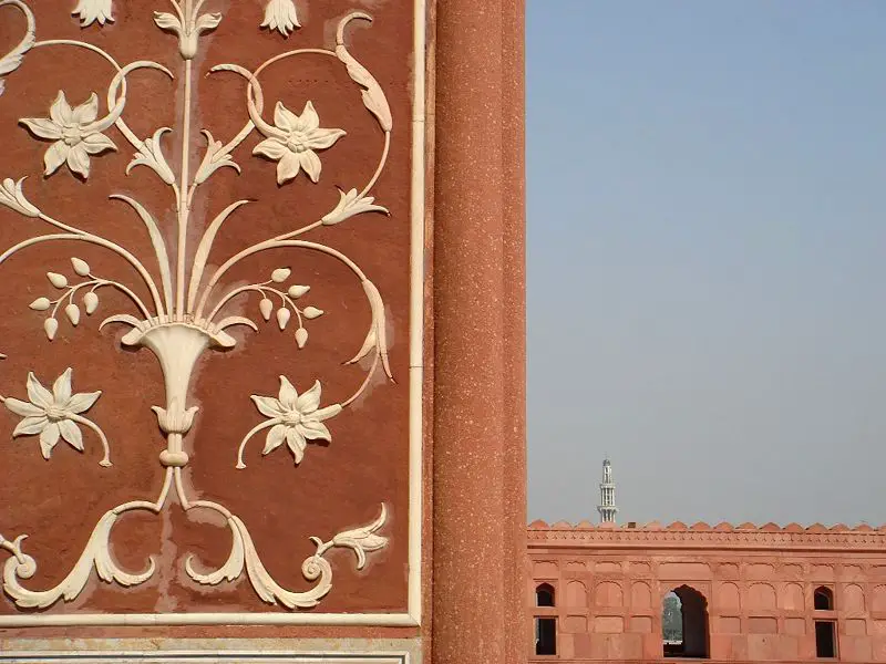 File:Shahi Mosque 8.jpg