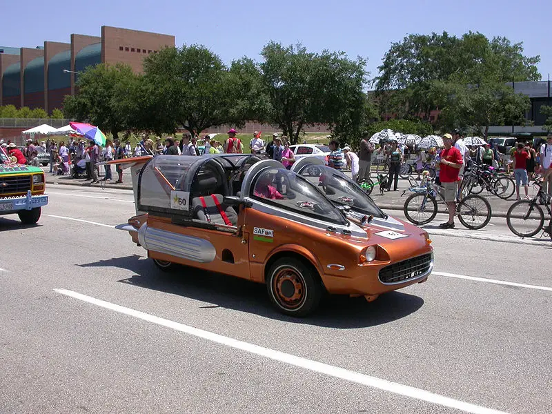 File:Art Car Parade.jpg