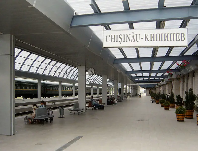 File:Chisinau Station.jpg