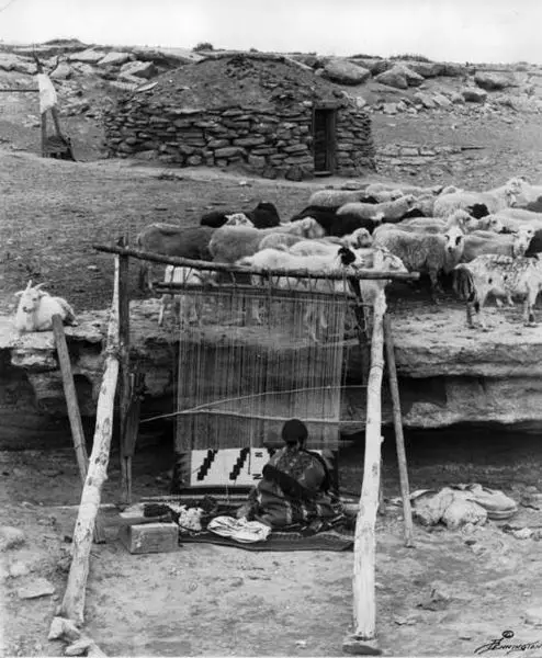 File:Navajo sheep & weaver.jpg
