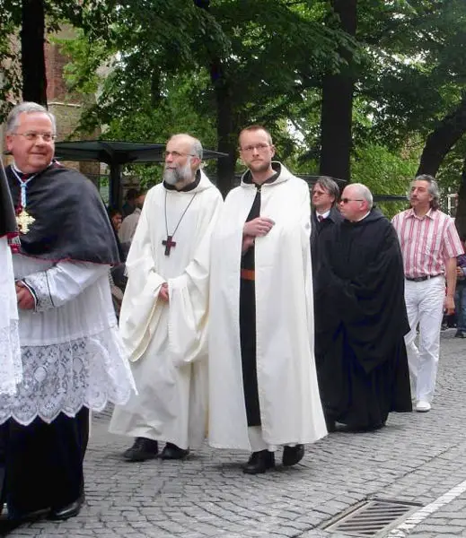 File:Heilig Bloed-Clerici-Monialen.jpg