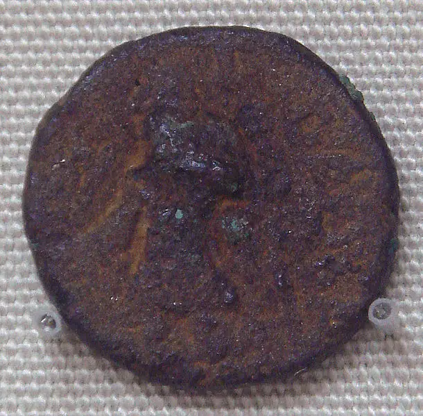File:KanishkaICoinFoundInKhotan.jpg
