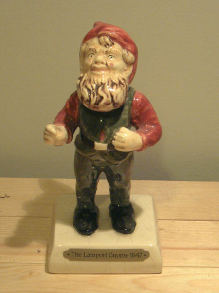 File:Lamport-gnome-replica-amoswolfe.jpg