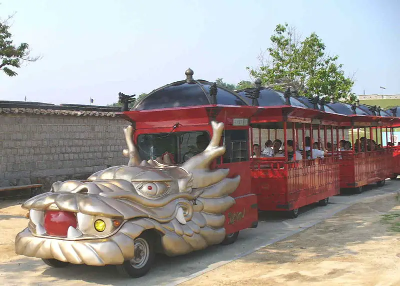 File:Hwaseongfortressdragontrain.jpg