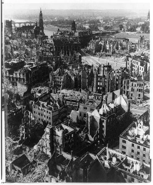 File:Bombing of Dresden WWII.jpg