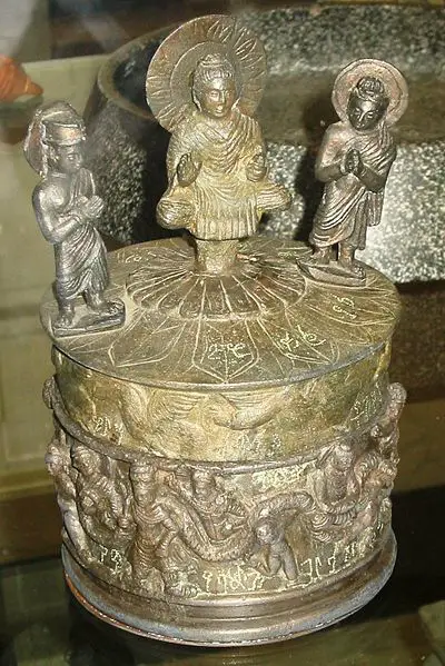 File:KanishkaCasket.JPG