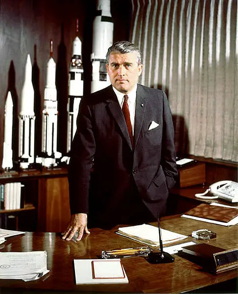 File:Wernher von Braun.jpg